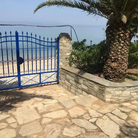 Front Beach House Holiday home Skala Kallirakhis