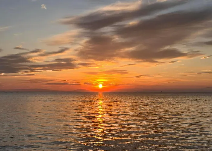 Semesterbostad Front House *