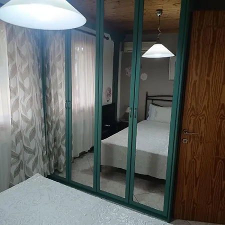 Front House بيت للعطل