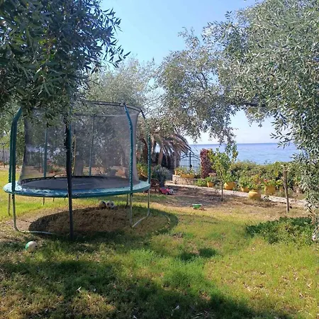 Nyaraló Front House